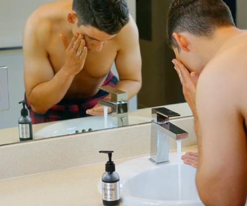 Daily Detox Face Wash - With Charcoal - DCCXIV.store